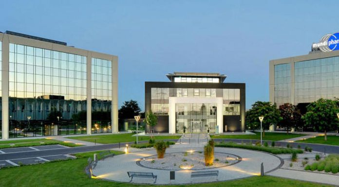 Initiativantrag: Conference Center des Mundipharma Komplexes verkaufen Zwischen den beiden Verwaltungsgebäuden, die von der Stadt (VG II links) und dem Bistum (VG I rechts) genutzt werden, befindet sich das Conference Center (CC), das verkauft werden soll. © Mundipharma