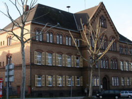 „Elysium“: Betreiber der Kinderporno-Plattform wandern hinter Gitter Landgericht Limburg in Limburg an der Lahn. © Volker Thies (Asdrubal) 2008, CC BY-SA 3.0, Wikimedia Commons, zugeschnitten