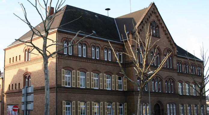 „Elysium“: Betreiber der Kinderporno-Plattform wandern hinter Gitter Landgericht Limburg in Limburg an der Lahn. © Volker Thies (Asdrubal) 2008, CC BY-SA 3.0, Wikimedia Commons, zugeschnitten