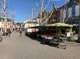 Neumarkt: Fünf Planungsbüros pitchen Entwürfe Zur Zeit sieht der Neumarkt in Limburg ziemlich trostlos aus. In der Regel halten sich dort wenige Menschen auf. © Luís Matos