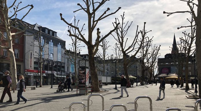 Heute Entscheidung zu Basisentwurf für Neugestaltung des Neumarkts möglich Der trostlose Neumarkt im März dieses Jahres. © Luís Matos