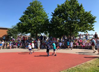 Grundschule Nentershausen veranstaltet Sponsorenlauf und erläuft 2.400 Euro für Mathilda 200 Kinder der Pfarrer-Toni-Sode-Grundschule in Nentershausen haben bei einem Sponsorenlauf 4.800 Euro erlaufen. 2.400 Euro gehen für das #TeamMathilda an die Dehrner Krebsnothilfe. © Luís Matos